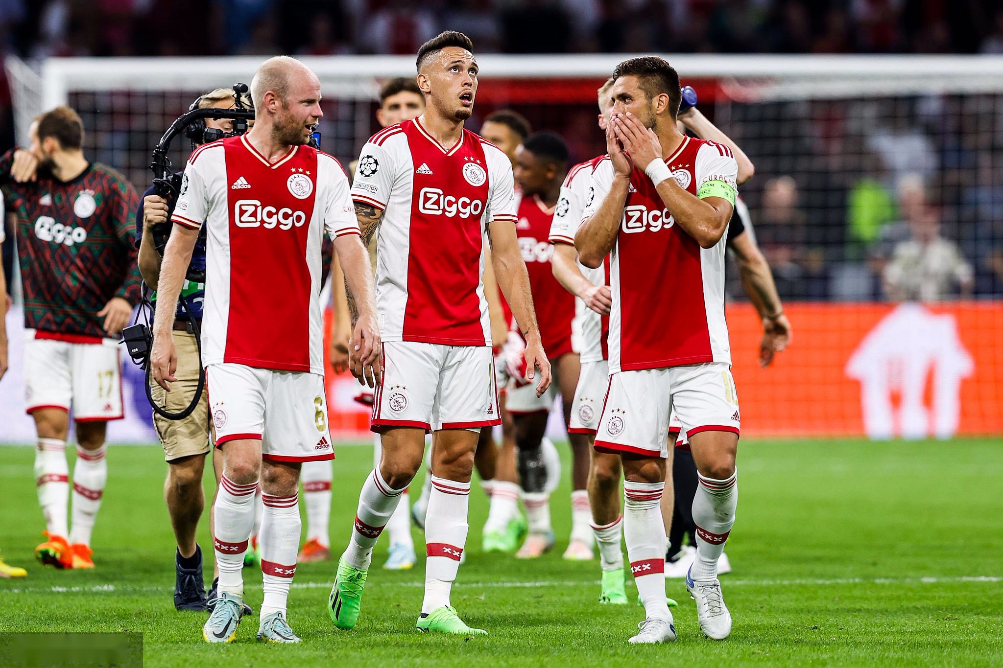 mk体育-从深圳男篮加时末段调整名单到今晚里尔备战CBA季后赛，阿贾克斯赛后官宣签约的简单介绍