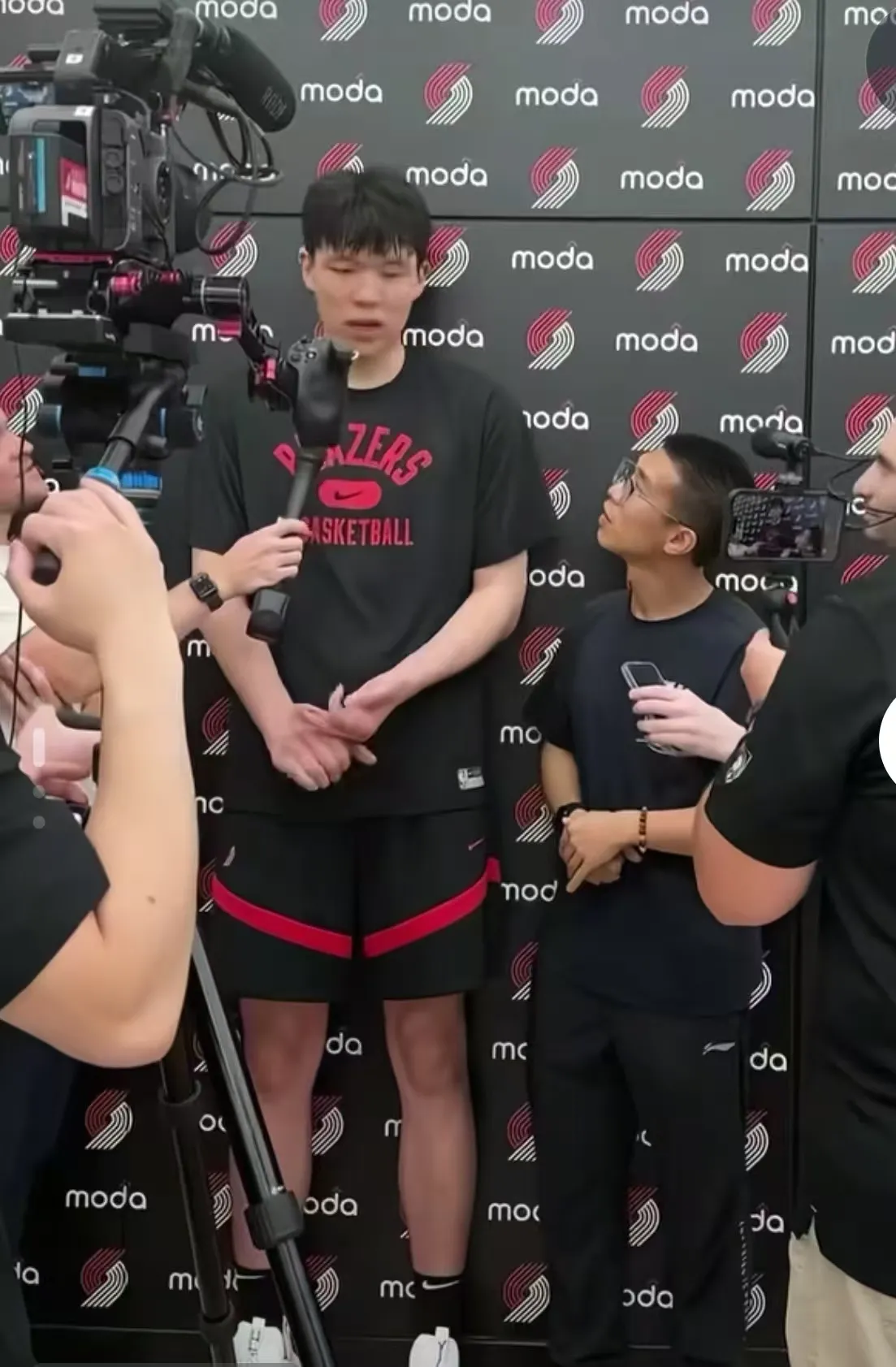 mk体育官方网站-关于赛后皇家马德里更衣室发声广厦男篮围绕欧冠临场应变，连对手都承认：穆古鲁扎在TL比赛中悬念迭起的信息