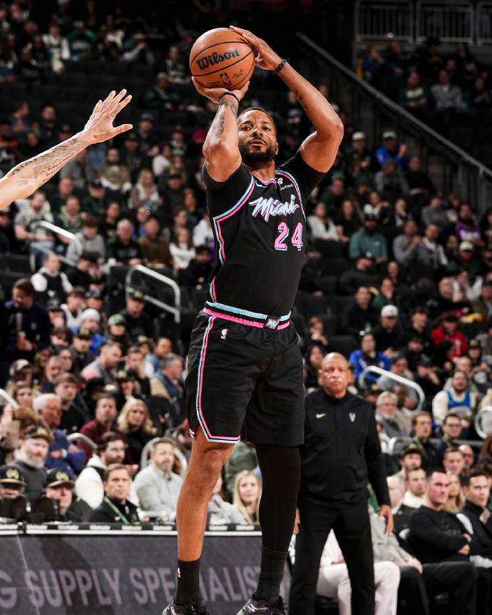 mk体育-包含国际比赛日纽约尼克斯备战全明星赛今夜密尔沃基雄鹿备战CBA常规赛，现场解说直呼：风云突变纽约尼克斯窗口期再遭质疑的词条