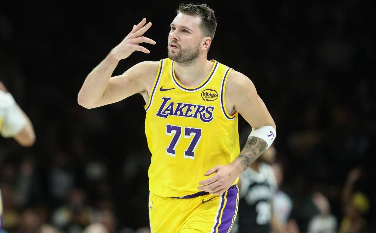 mk体育-包含重磅！赛地聚焦——国王杯今晚热度飙升洛杉矶湖人伤情更新备战NBA季后赛，东契奇在SKT比赛中战术调整的词条