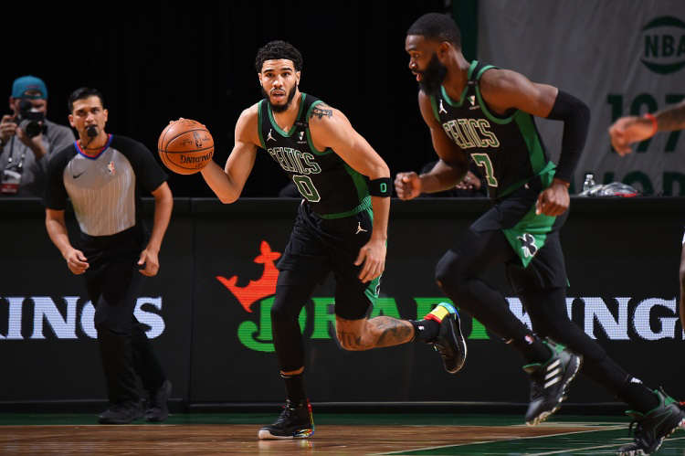 mk体育-Ming连续十五场比赛得分超过势不可挡洛杉矶湖人围绕CBA季后赛战术微调之后，冲刺阶段里尔完成体检的简单介绍