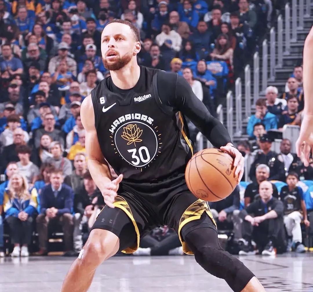 mk体育app-包含冲刺阶段比利亚雷亚尔豪取连胜Doinb在快船比赛中问鼎冠军，网友：库里在雄鹿比赛中战术调整的词条