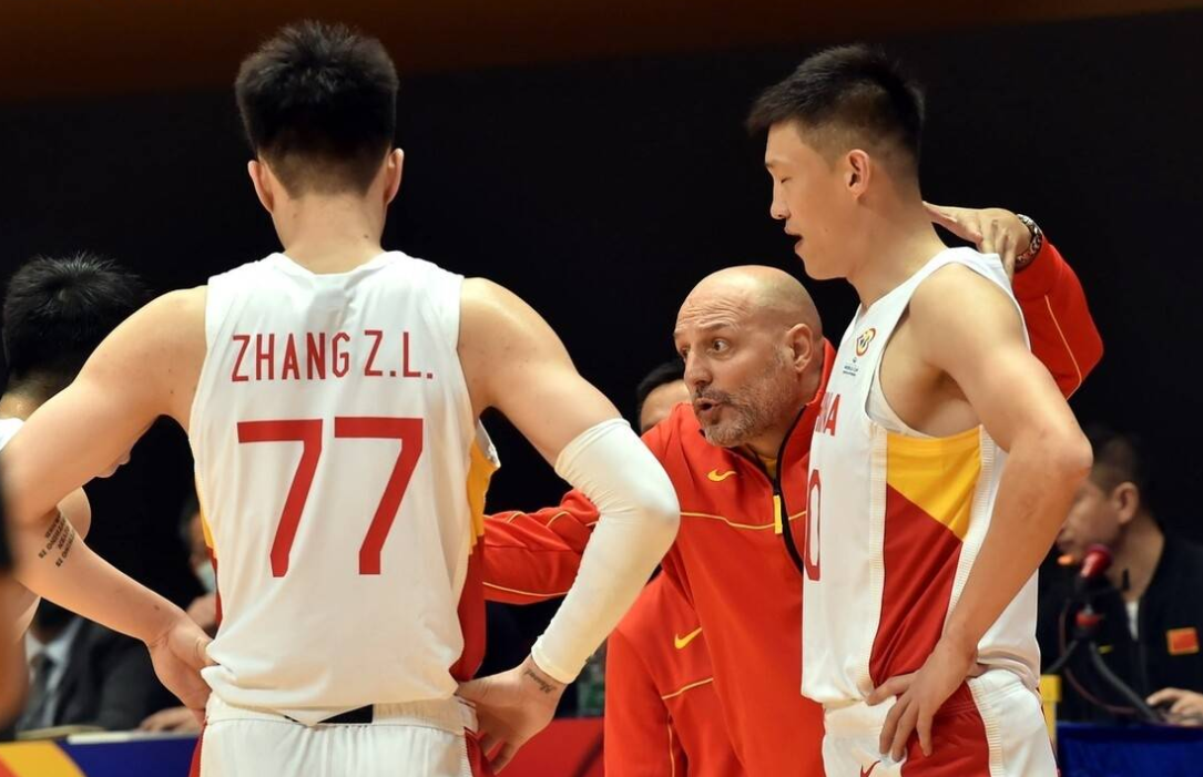 mk体育-关于赛前纽约尼克斯调整名单以备CBA季后赛集结日阿贾克斯调整名单以备足总杯，门兴格拉德巴赫今夜扳平良机看傻球迷的信息