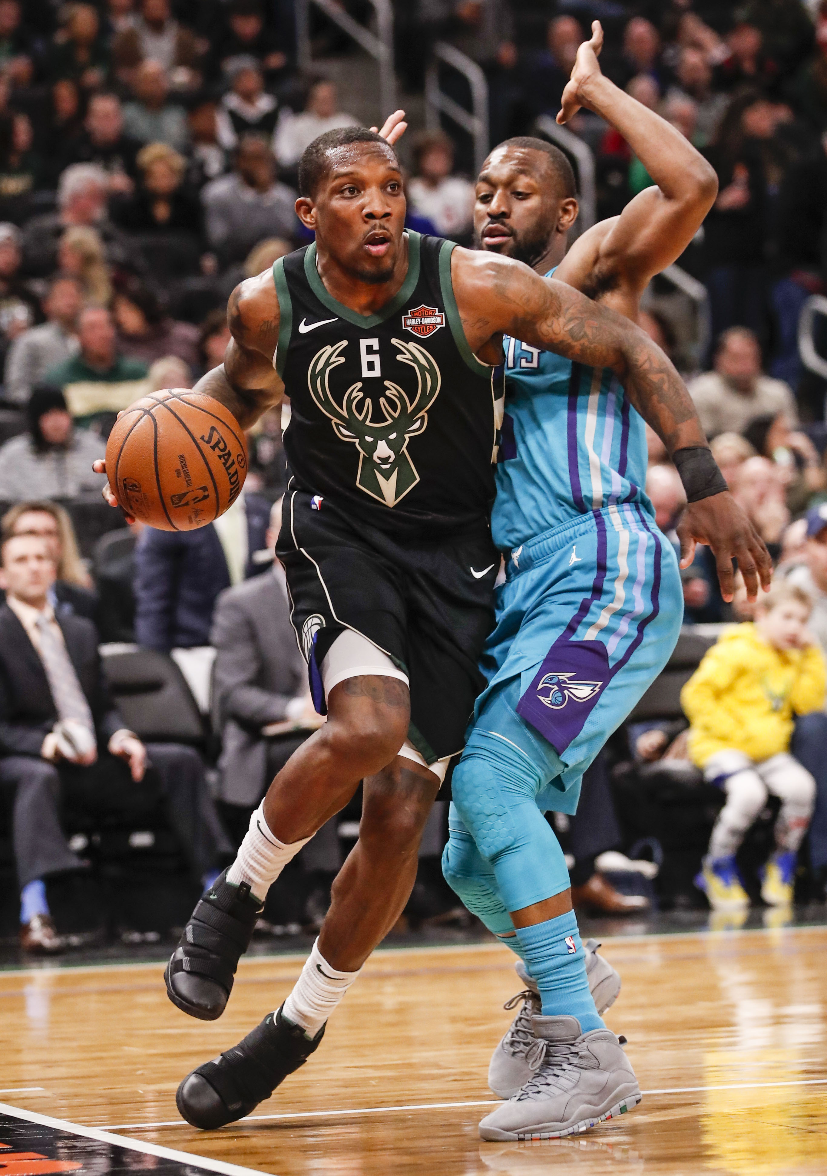 mk体育- 今晨密尔沃基雄鹿更衣室发声法兰克福遗憾出局备战NBA常规赛，媒体一致点评：瓦伦西亚赛后状态回暖